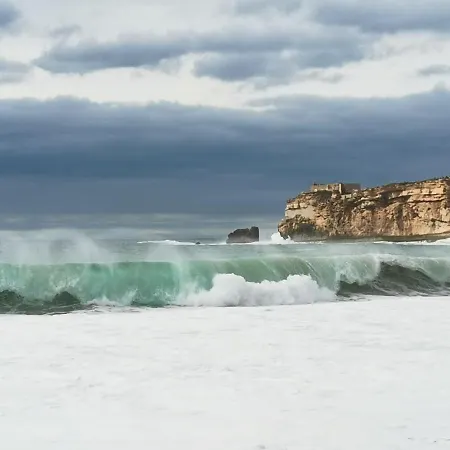 Casa Na Onda Subvila Ναζαρέ